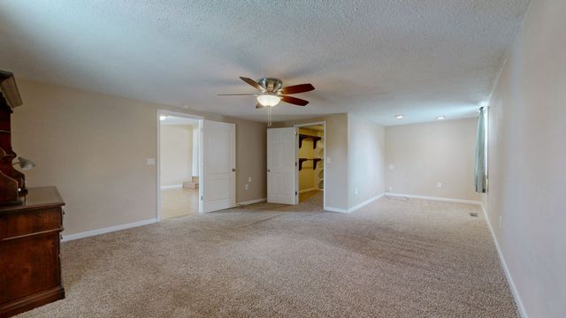 100 Waggoner St, Decherd, TN 37324