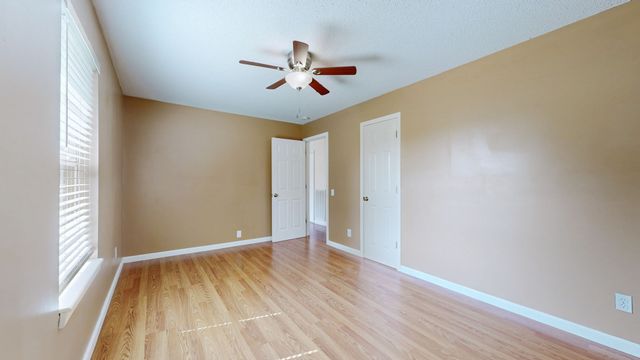 100 Waggoner St, Decherd, TN 37324