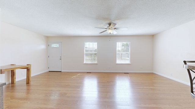 100 Waggoner St, Decherd, TN 37324