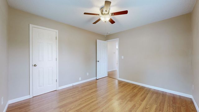 100 Waggoner St, Decherd, TN 37324