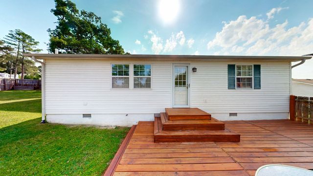 100 Waggoner St, Decherd, TN 37324