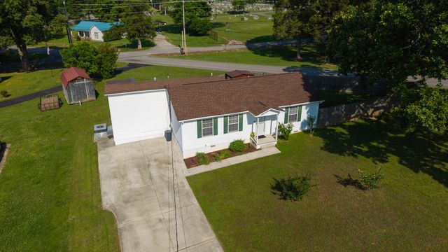 100 Waggoner St, Decherd, TN 37324