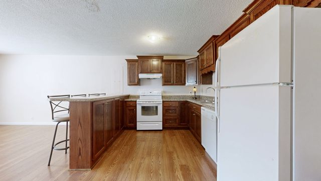 100 Waggoner St, Decherd, TN 37324
