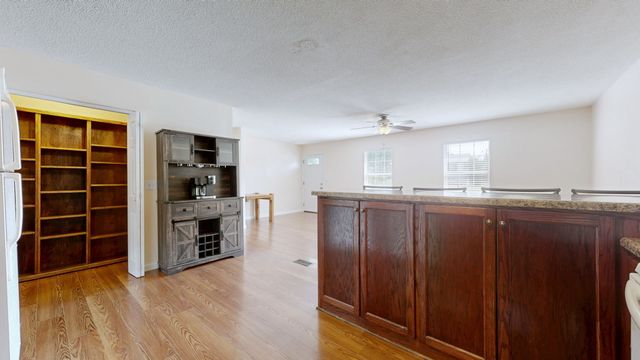 100 Waggoner St, Decherd, TN 37324