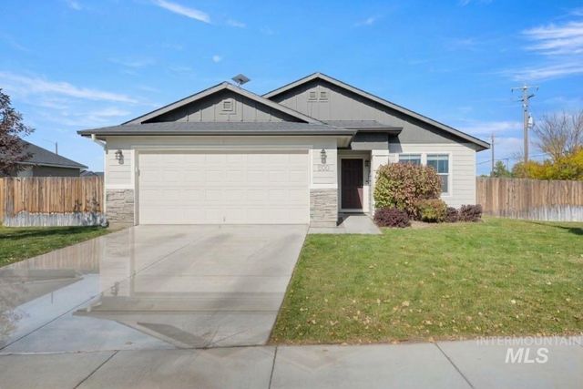800 SW Lago Dr, Mountain Home, ID 83647 property photo