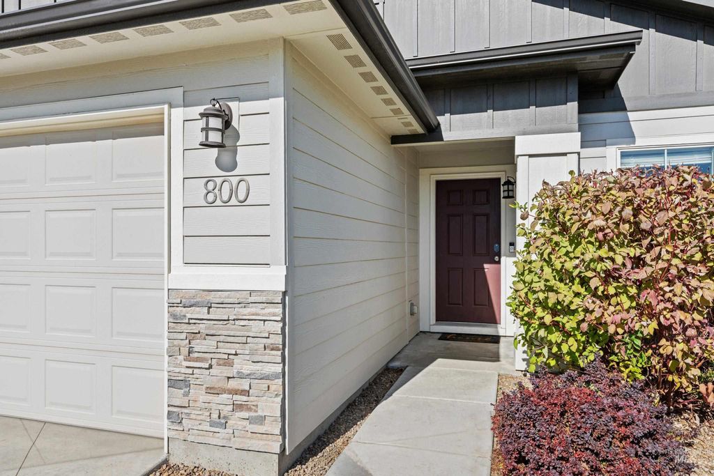 800 SW Lago Dr, Mountain Home, ID 83647 photo 4