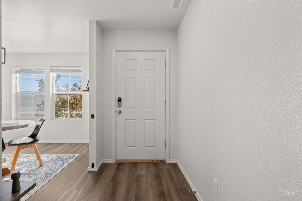800 SW Lago Dr, Mountain Home, ID 83647 photo 5