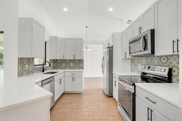 731 SE Majestic Terrace, Port St. Lucie, FL 34983