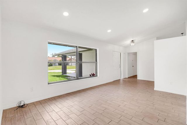 731 SE Majestic Terrace, Port St. Lucie, FL 34983