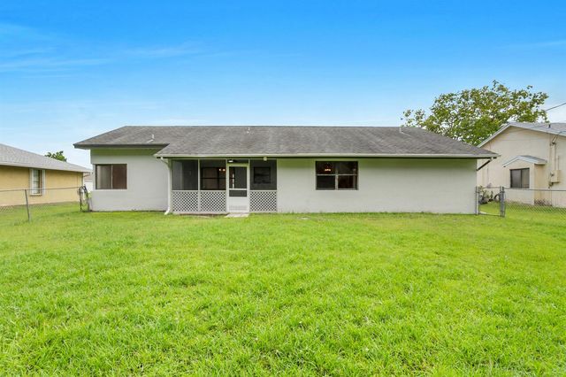 731 SE Majestic Terrace, Port St. Lucie, FL 34983