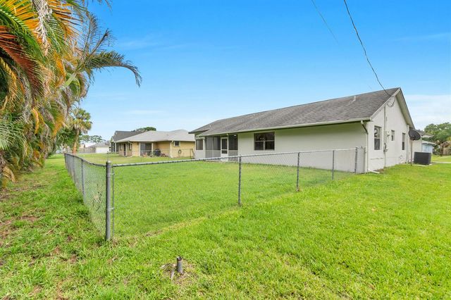 731 SE Majestic Terrace, Port St. Lucie, FL 34983