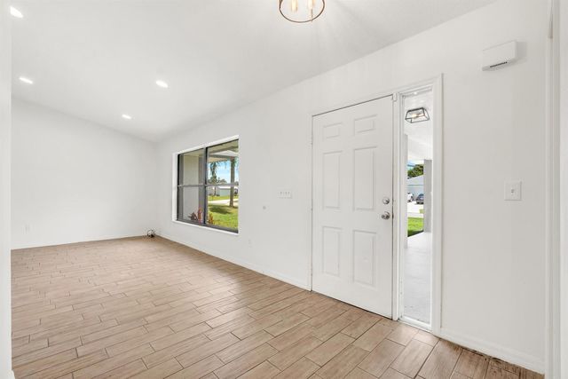 731 SE Majestic Terrace, Port St. Lucie, FL 34983