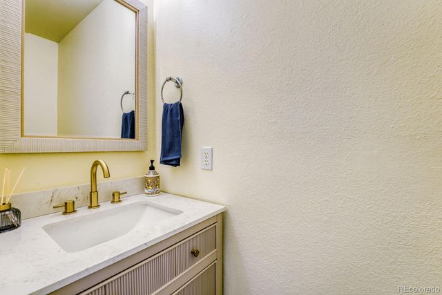 14486 E Hawaii Circle B, Aurora, CO 80012