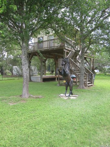 477 Paloma Dr., Bandera, TX 78003
