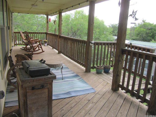 477 Paloma Dr., Bandera, TX 78003