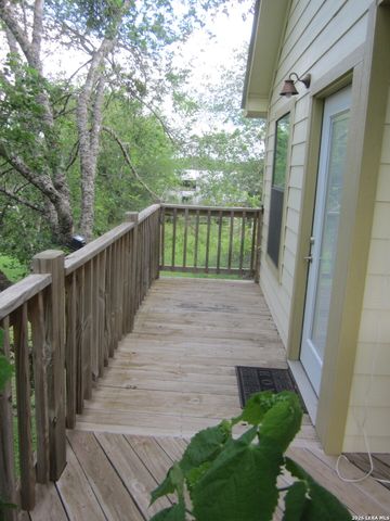477 Paloma Dr., Bandera, TX 78003