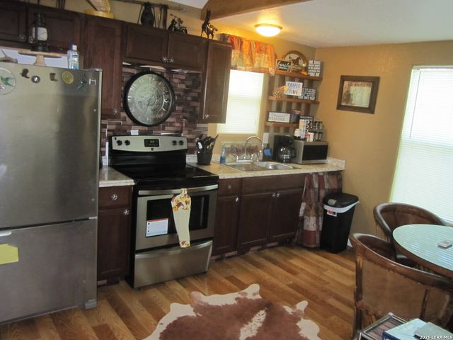 477 Paloma Dr., Bandera, TX 78003