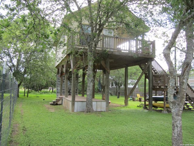 477 Paloma Dr., Bandera, TX 78003