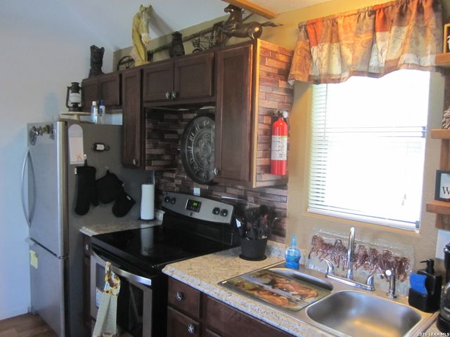 477 Paloma Dr., Bandera, TX 78003