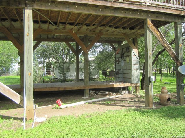 477 Paloma Dr., Bandera, TX 78003