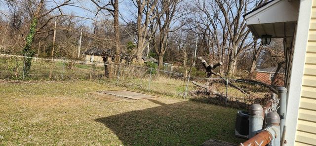 140 TEMPLE AVE, Memphis, TN 38109