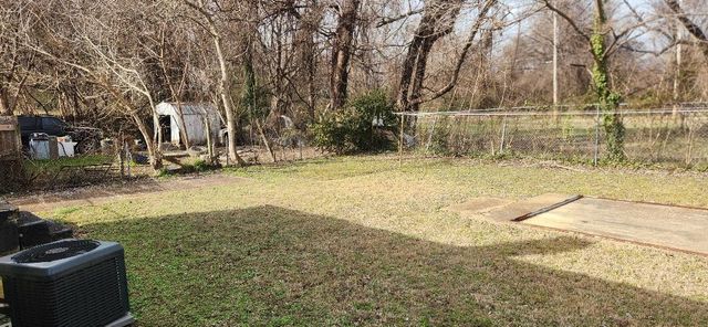 140 TEMPLE AVE, Memphis, TN 38109