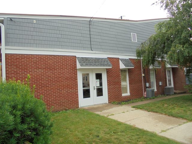 44 Circular Avenue, Hamden, CT 06514