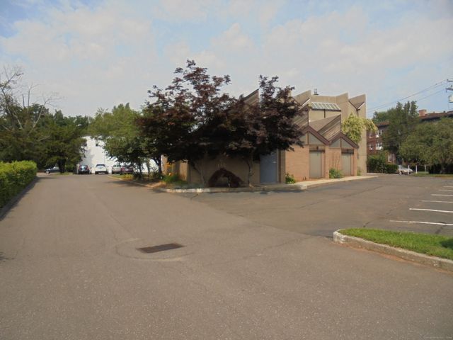 44 Circular Avenue, Hamden, CT 06514