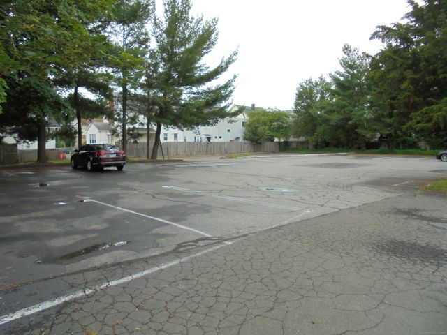 44 Circular Avenue, Hamden, CT 06514