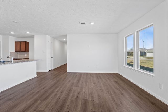 2907 Elassona Lane, Fresno, TX 77545