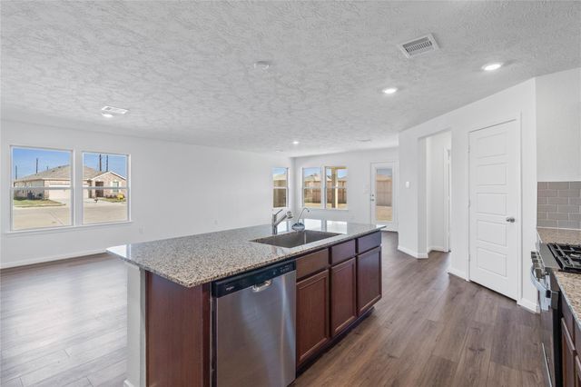 2907 Elassona Lane, Fresno, TX 77545