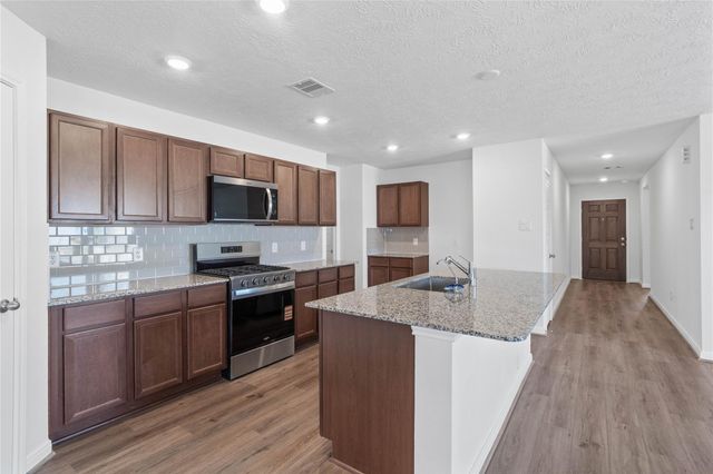 2907 Elassona Lane, Fresno, TX 77545