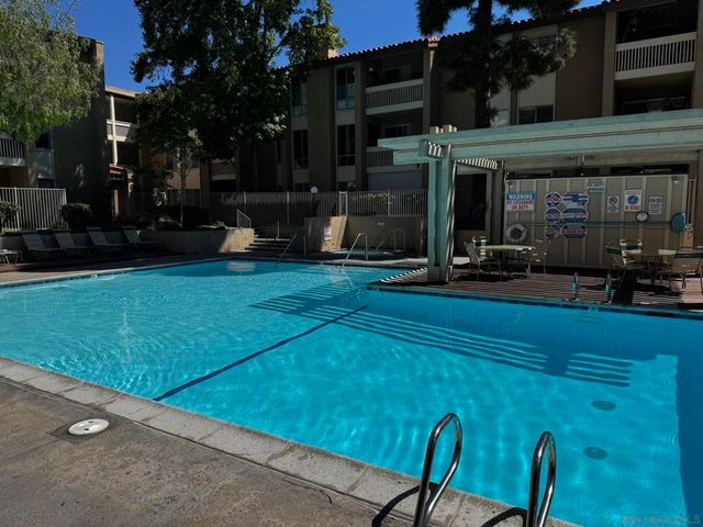 1885 Diamond St 2-235, San Diego, CA 92109