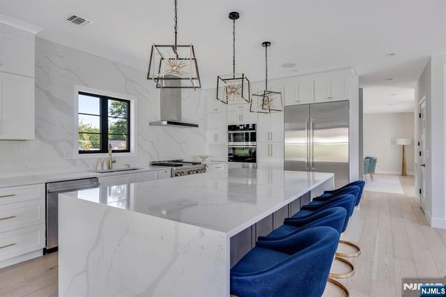 191 Nimitz Road, Paramus, NJ 07652