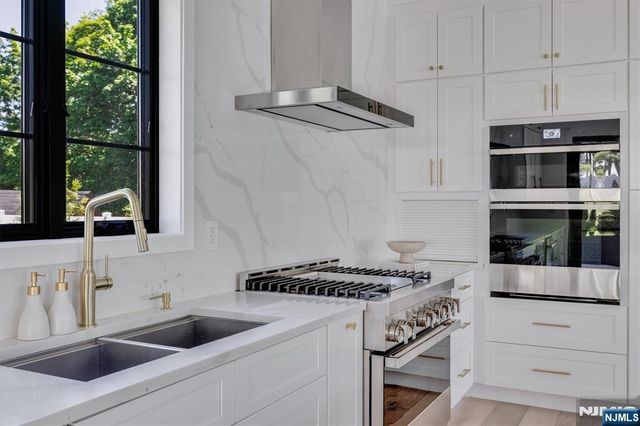 191 Nimitz Road, Paramus, NJ 07652