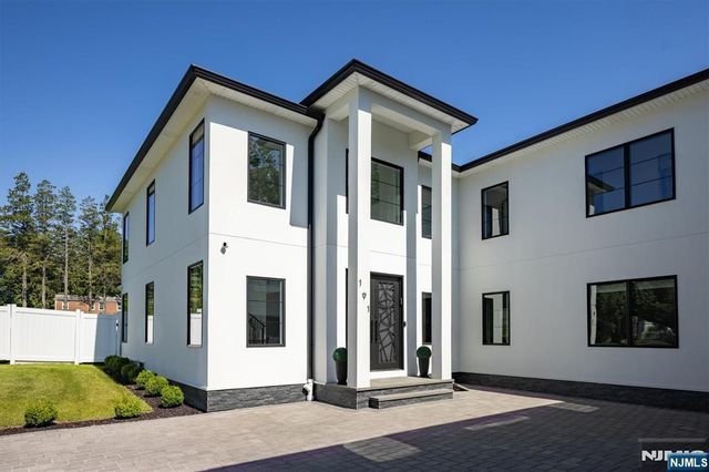 191 Nimitz Road, Paramus, NJ 07652