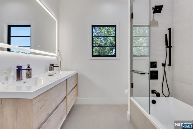 191 Nimitz Road, Paramus, NJ 07652