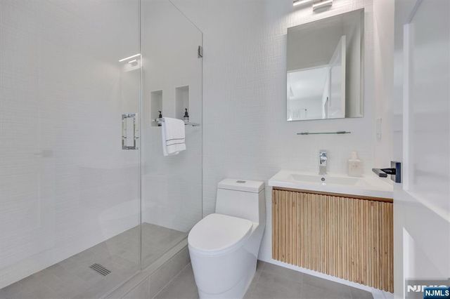 191 Nimitz Road, Paramus, NJ 07652