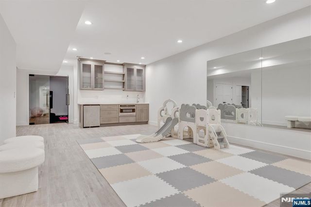 191 Nimitz Road, Paramus, NJ 07652