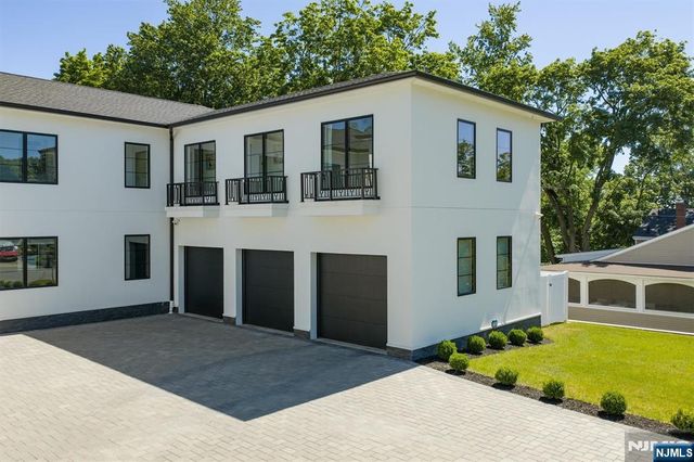 191 Nimitz Road, Paramus, NJ 07652