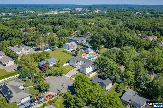 191 Nimitz Road, Paramus, NJ 07652
