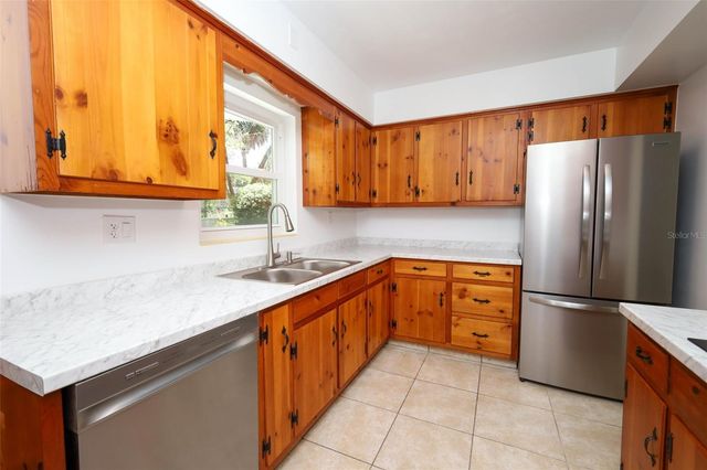 627 ANDERSON STREET, Clermont, FL 34711