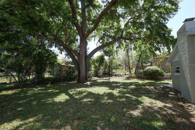 627 ANDERSON STREET, Clermont, FL 34711