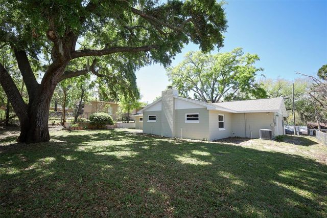 627 ANDERSON STREET, Clermont, FL 34711