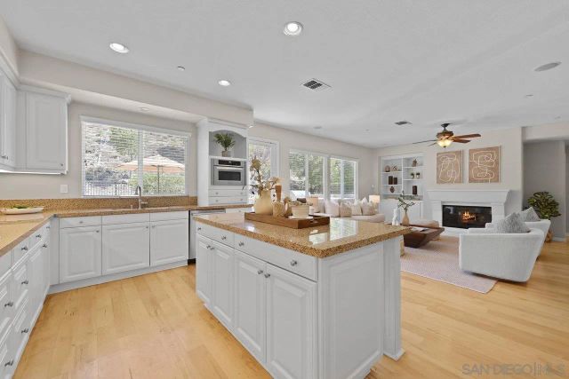 10214 Sienna Hills Dr, San Diego, CA 92127