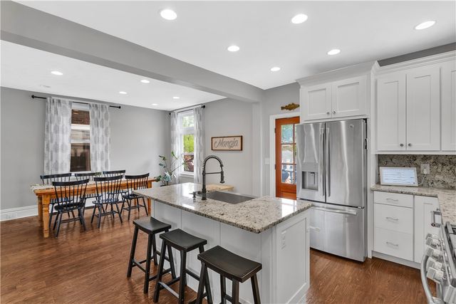 365 Pennsylvania Ave, Oakmont, PA 15139
