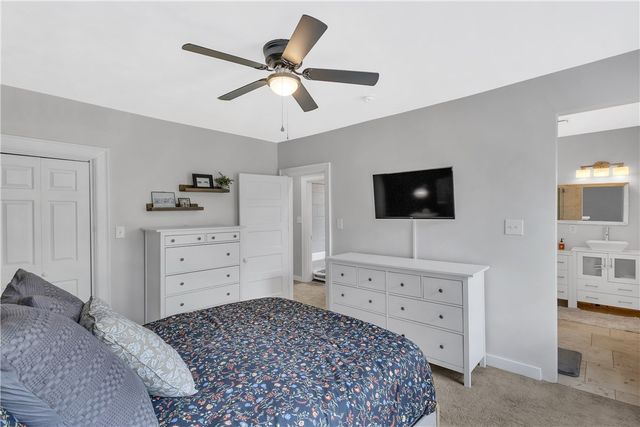 365 Pennsylvania Ave, Oakmont, PA 15139