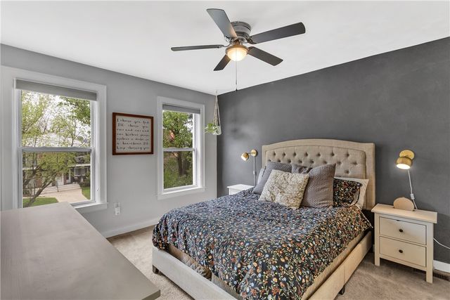 365 Pennsylvania Ave, Oakmont, PA 15139