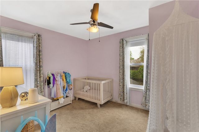 365 Pennsylvania Ave, Oakmont, PA 15139