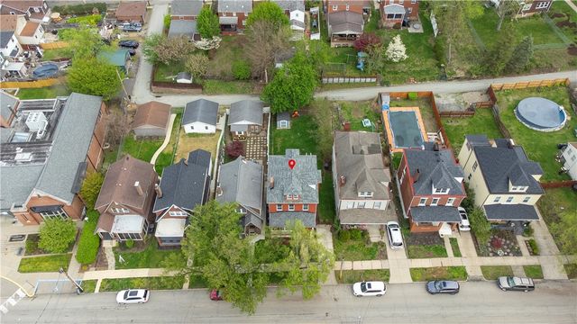 365 Pennsylvania Ave, Oakmont, PA 15139